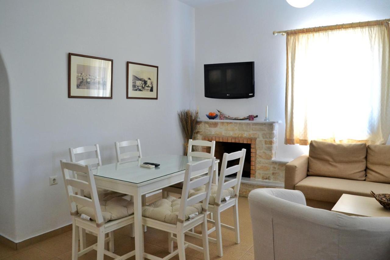 Mer Bleu Apartments 암벨라스 외부 사진