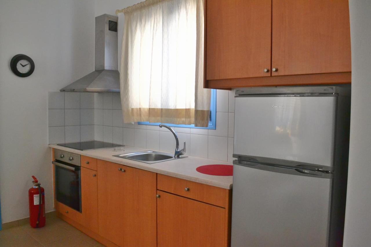 Mer Bleu Apartments 암벨라스 외부 사진